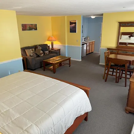 Old Harbor Inn